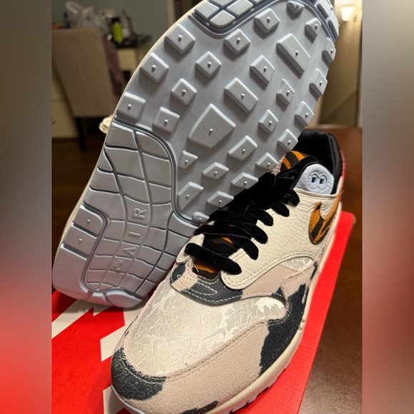 Nike Air Max 1 Great Indoors WMNS size 11.5/10 Mens FD0827-133 - Picture 2 of 5